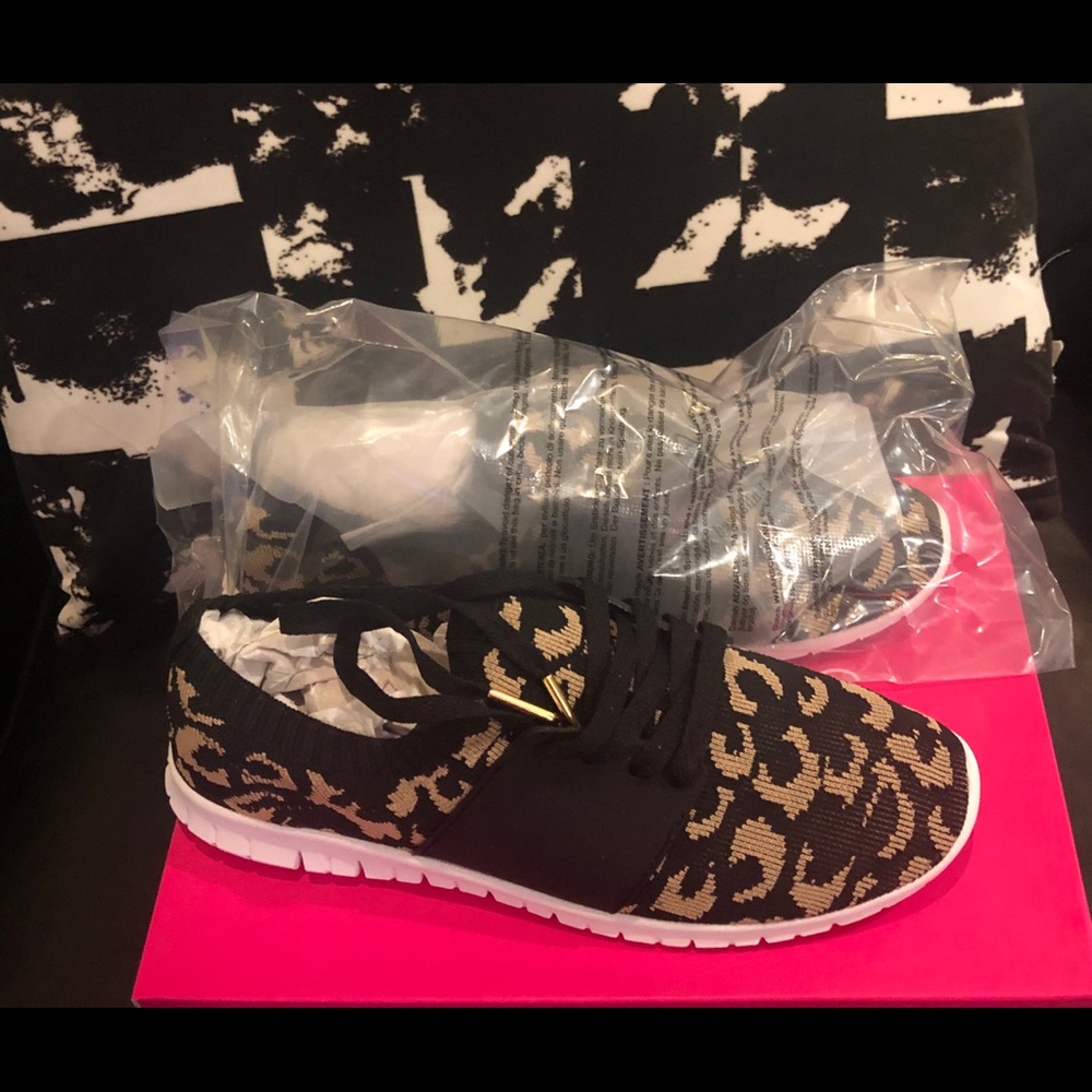 Sneakers brand new (Leopard Print)